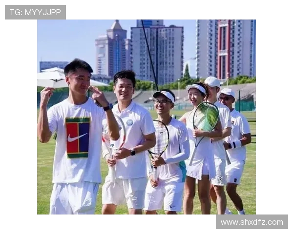 以网球为纽带探寻竞技精神与青春活力交织的绿茵故事