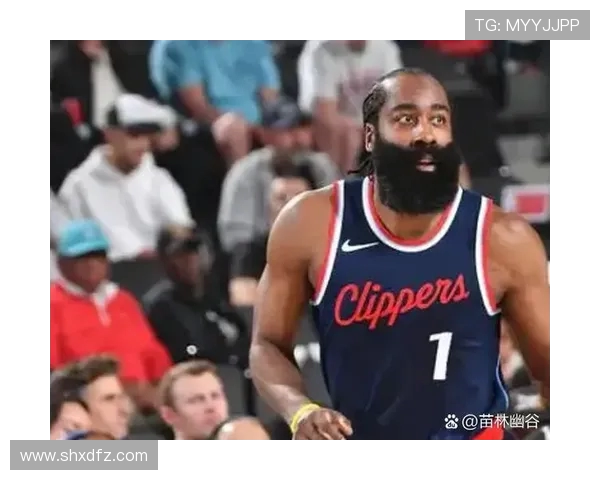 火箭队迎战强敌全力出击，探索新赛季的战术调整与球员状态