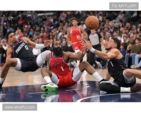 NBA黄蜂对快船精彩比赛录像回顾及赛后分析分享 NBA黄蜂对快船精彩比赛录像回顾及赛后分析分享